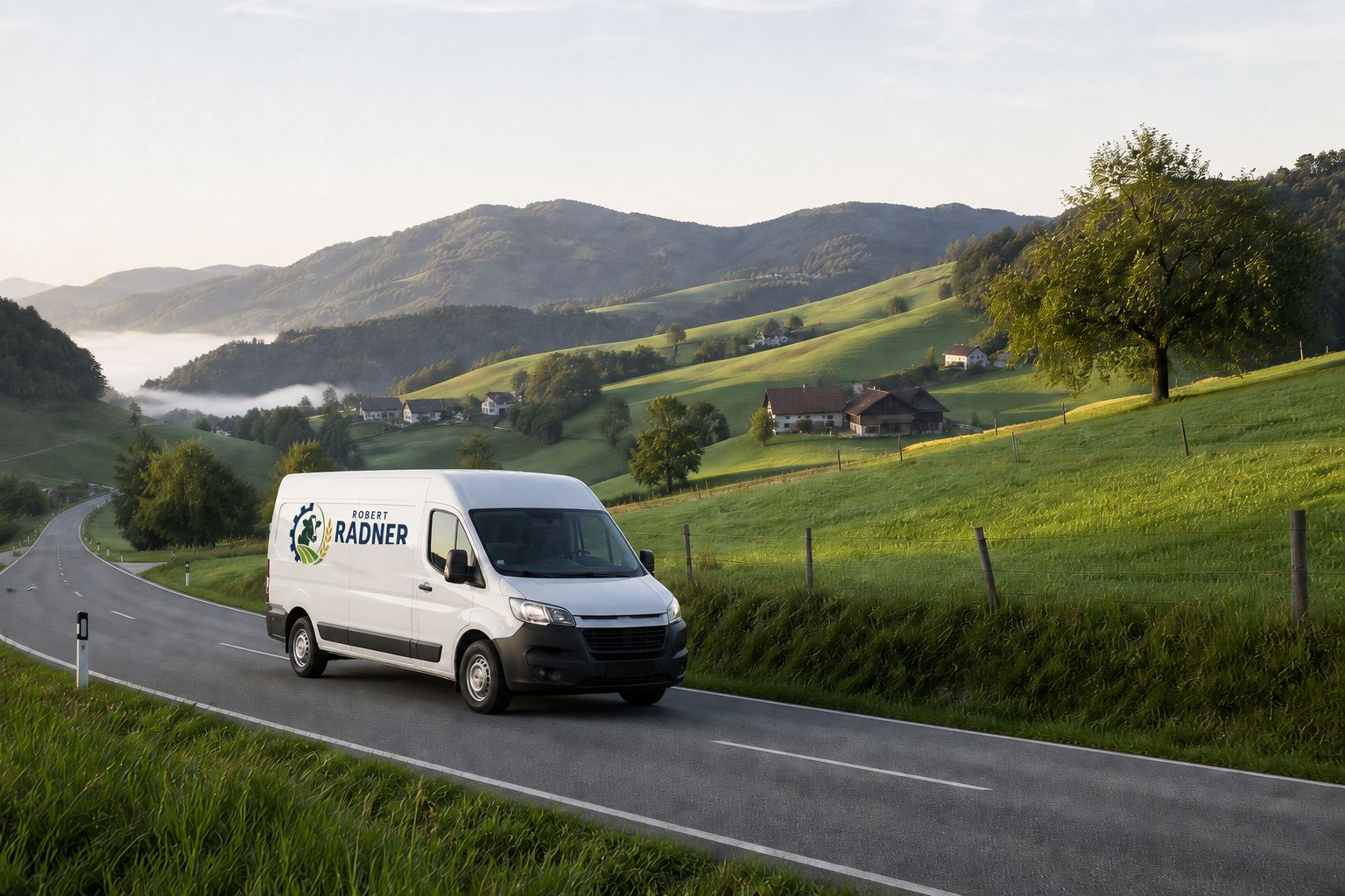 Lieferwagen von Robert Radner unterwegs auf einer Landstraße im Almtal